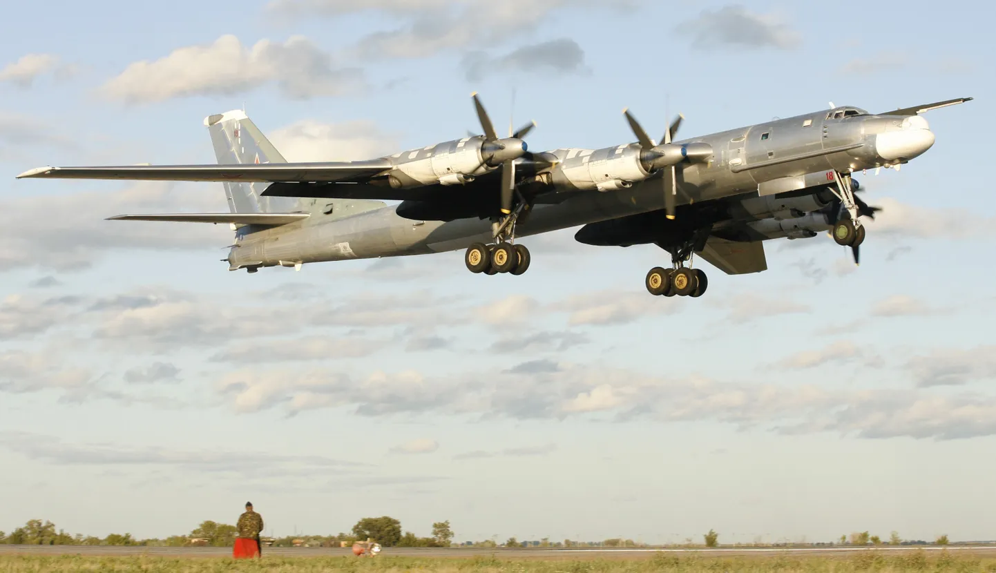 Vene pommituslennuk TU-95 ehk Bear.