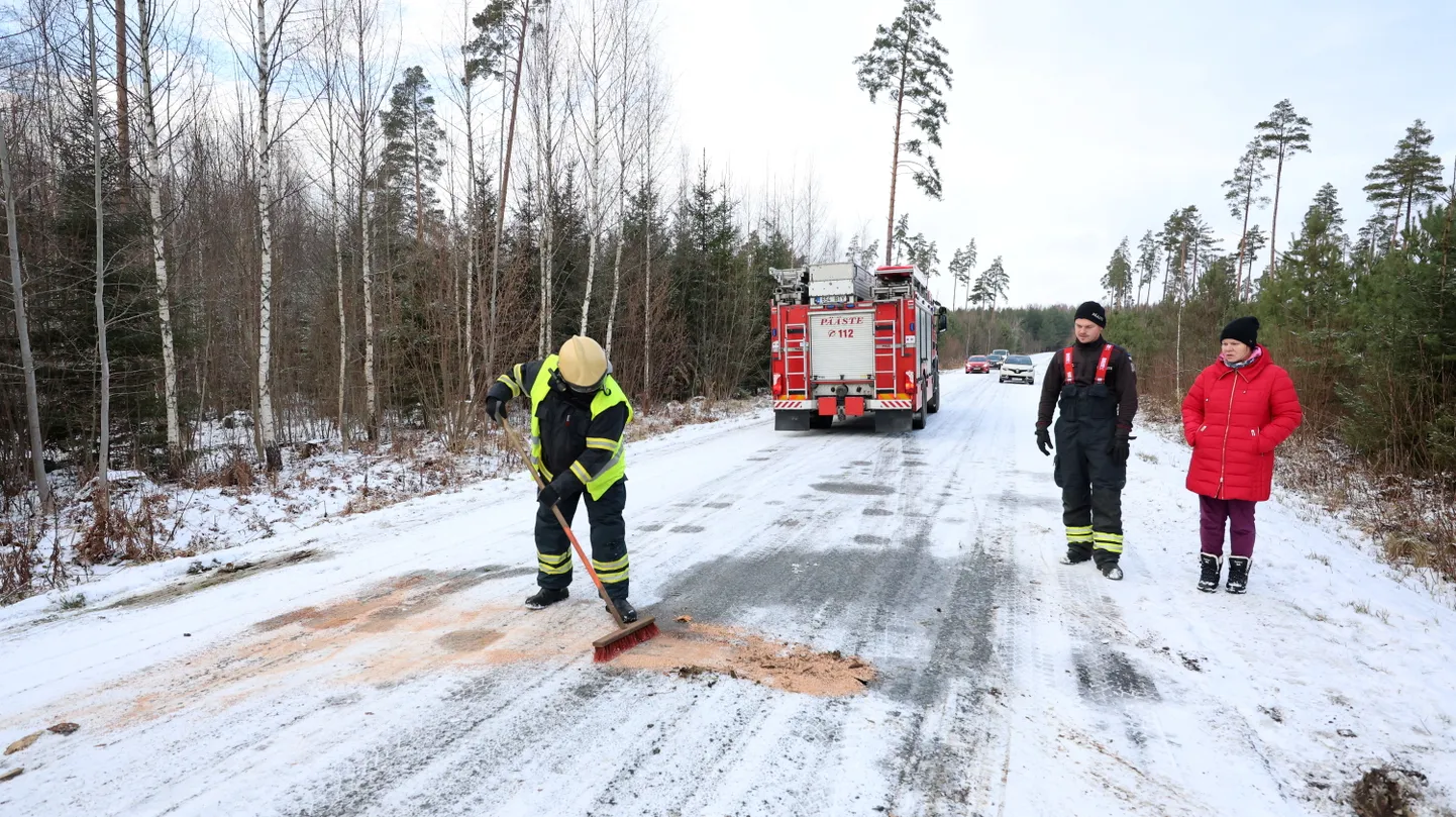 Liiklusõnnetus Maarja-Pataste teel.