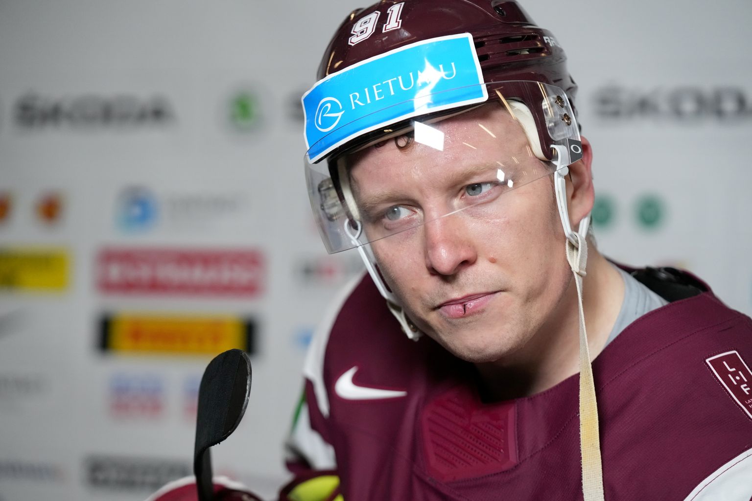Latvijas hokeja izlsases spēlētājs Ronalds Ķēniņš