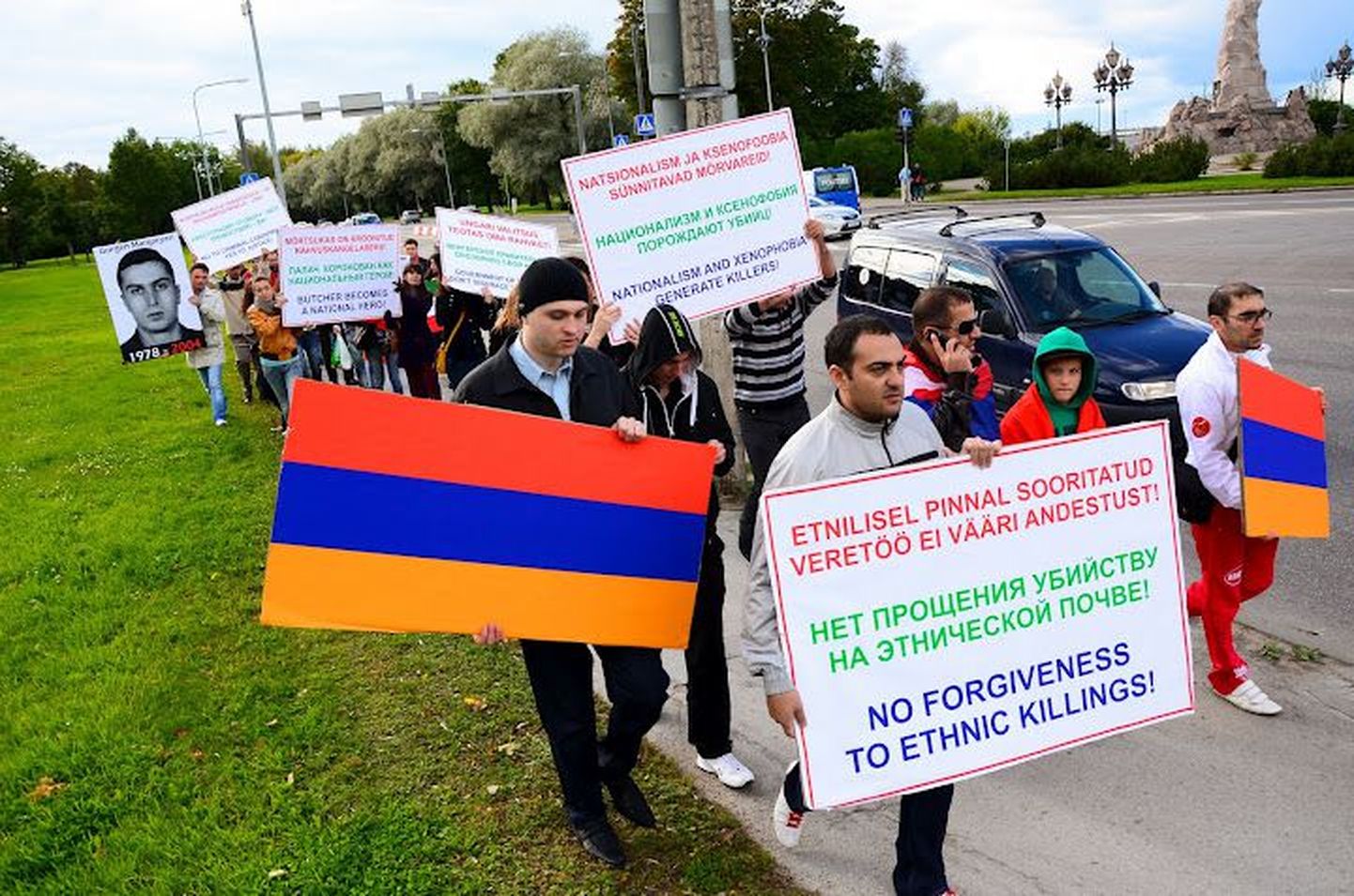 Акция протеста армян в Таллинне.