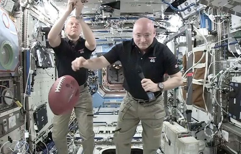 Astronaudid Tim Kopra(vasakul) ja Tim Peake