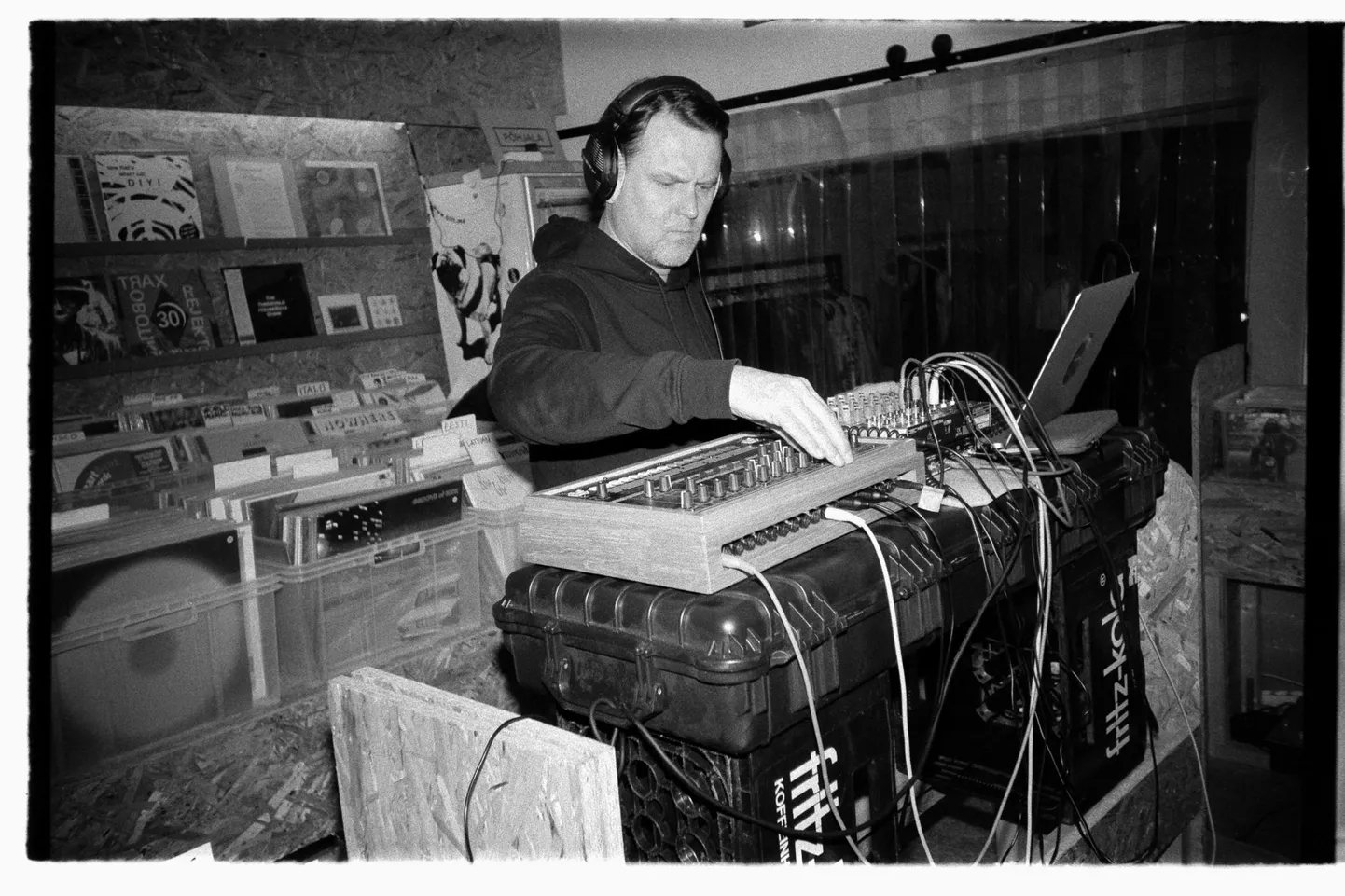 Out-Or ehk elektroonikaveteran Marko Sula sai valmis oma üheksanda albumi «Spektrum».