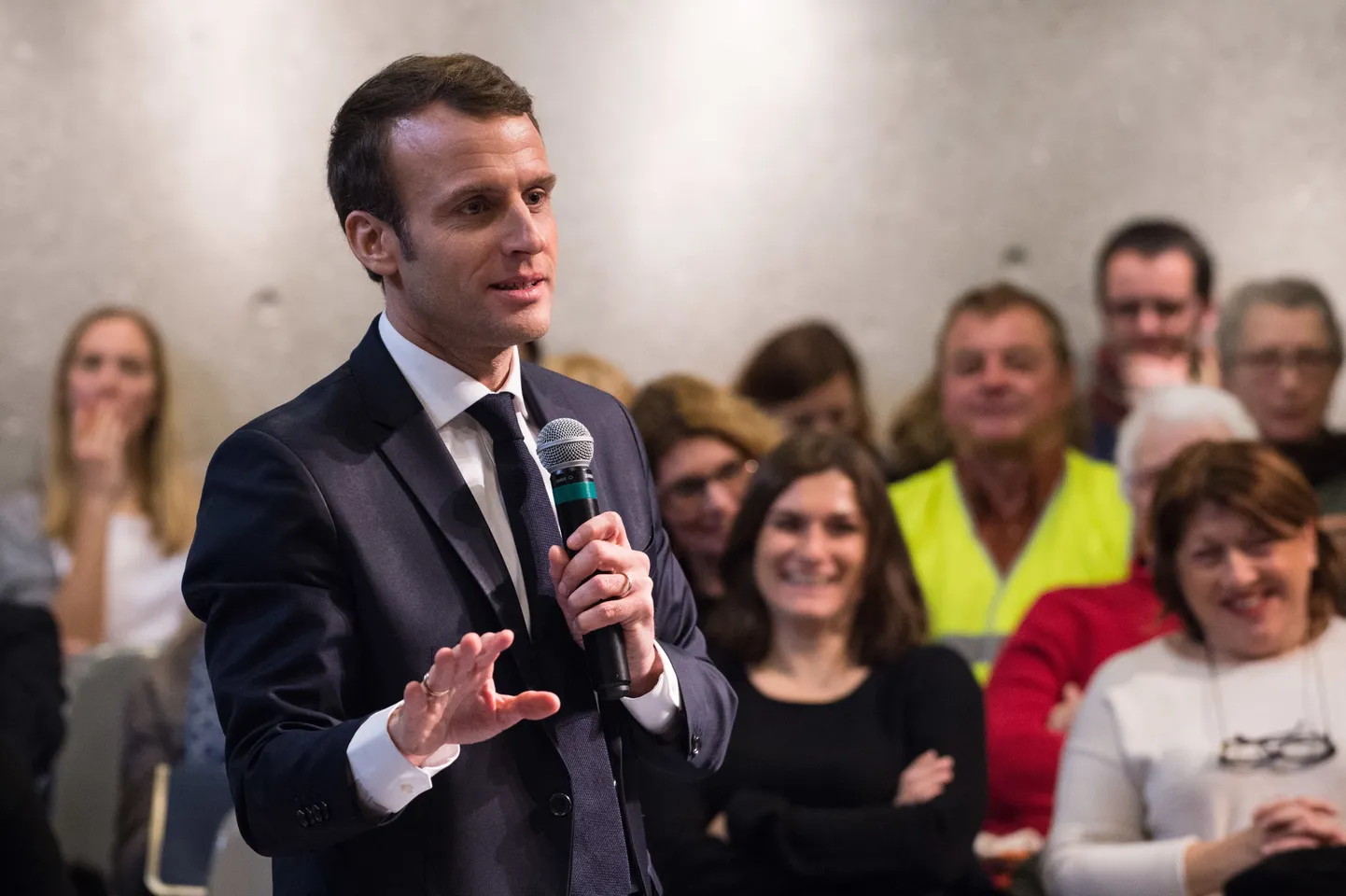 Emmanuel Macron Bourg-de-Peage'i linnas.