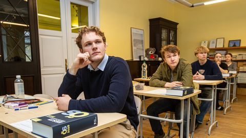 GALERII ⟩ Gustav Adolfi gümnasistid asusid eesti keele riigieksamit tegema