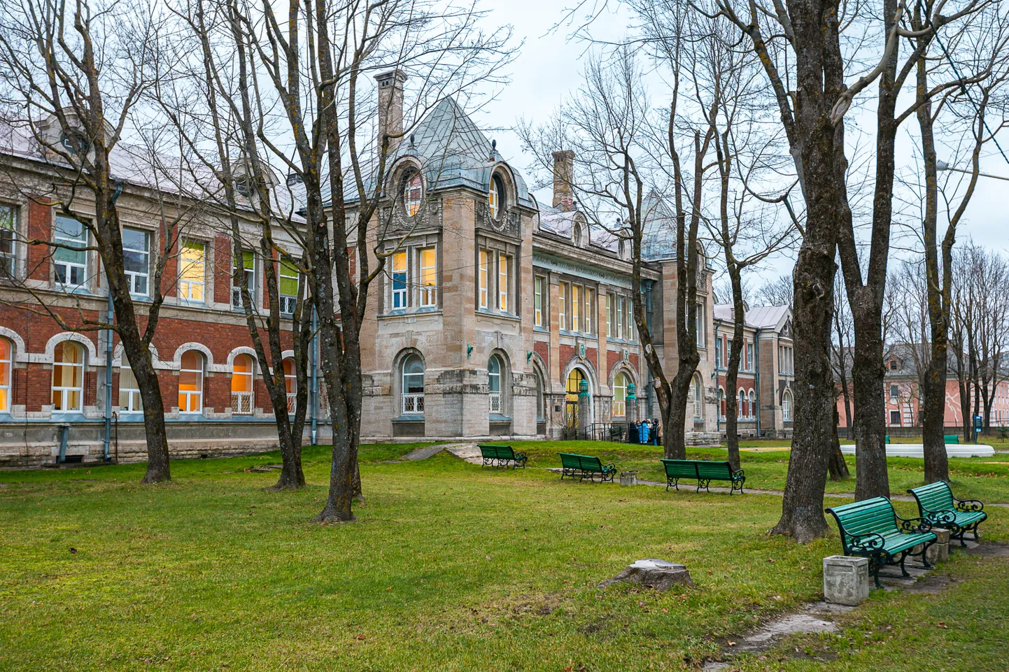 Историческое здание Нарвской больницы, построенное в 1913 году для больницы Кренгольмской мануфактуры.