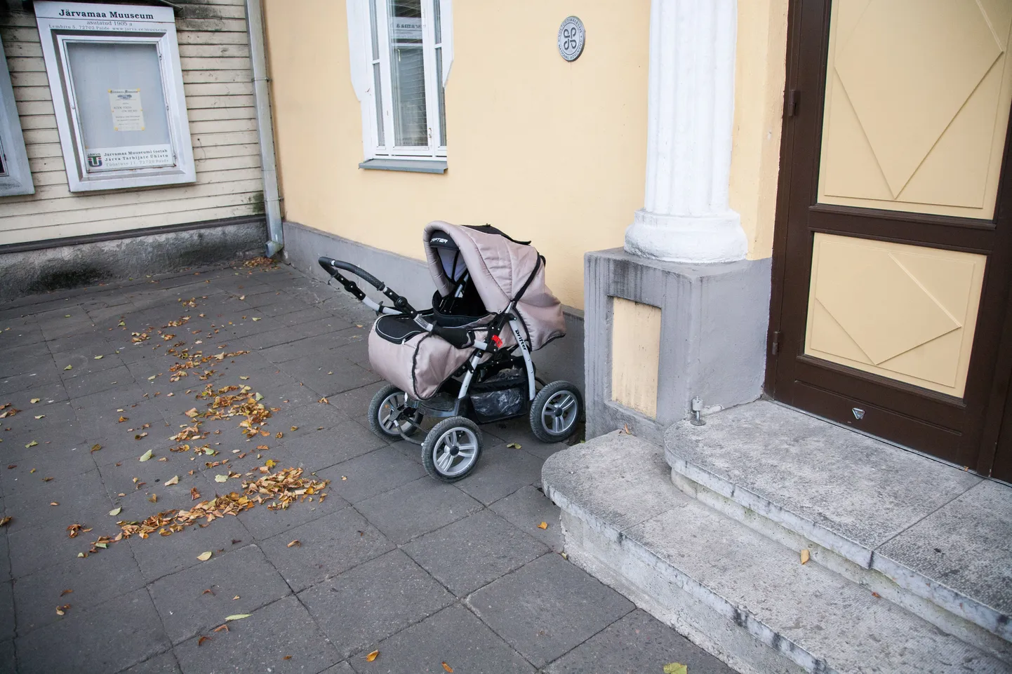 Paide raekojas anti uutele Paide linnkodanikele üle linnakodaniku tunnistused.
DMITRI KOTJUH, JÄRVA TEATAJA/SCANPIX