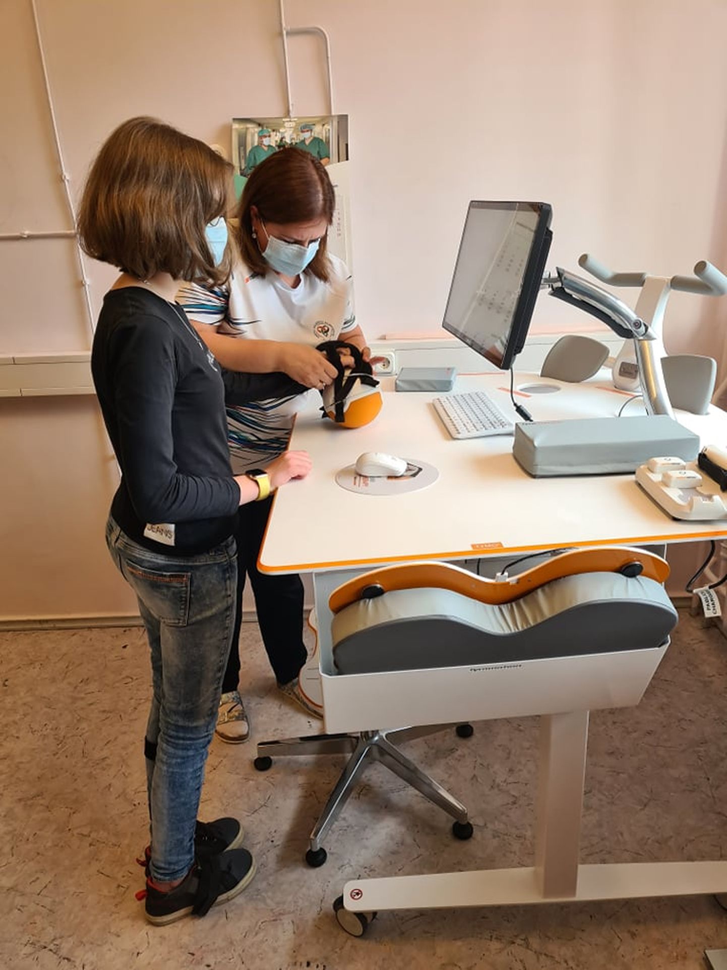 Robotseade aitab lastekliiniku taastusravi keskuse pisikestel patsientidel paraneda läbi mängu.