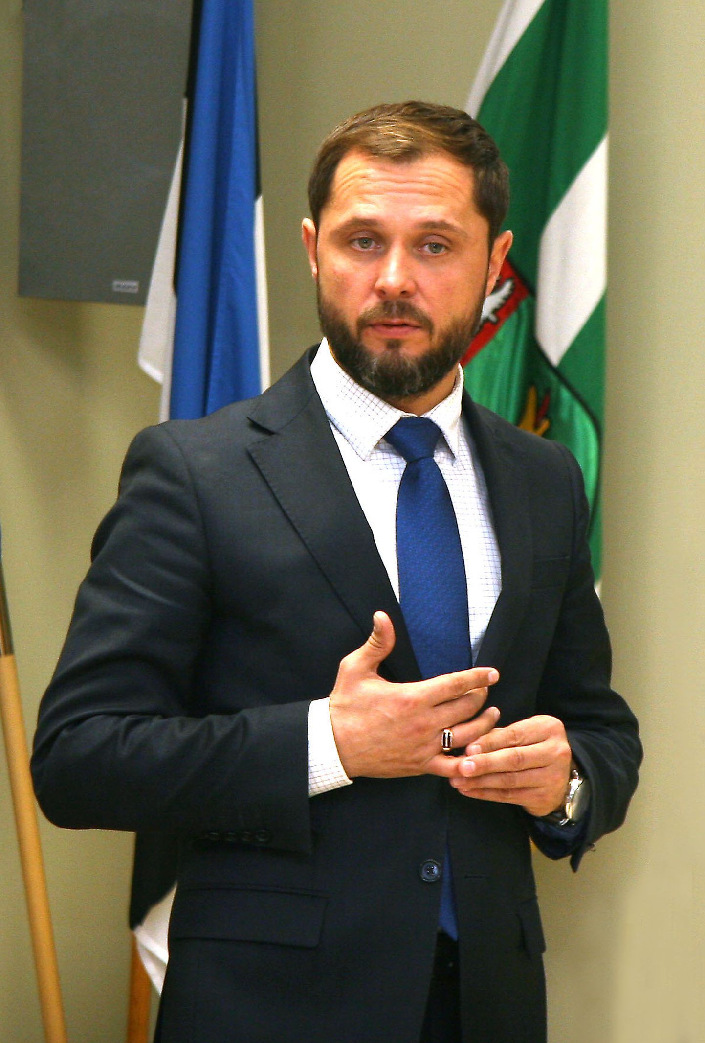 Aleksei Naumkin on olnud nii Jõhvi vallavanem kui ka volikogu esimees. Praegu täidab ta aga volikogus esiopositsionääri rolli.