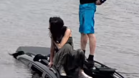 VIDEO ⟩ Šoferis narkotisko vielu reibumā ar BMW iebrauc Daugavā. Lietā paziņots spriedums