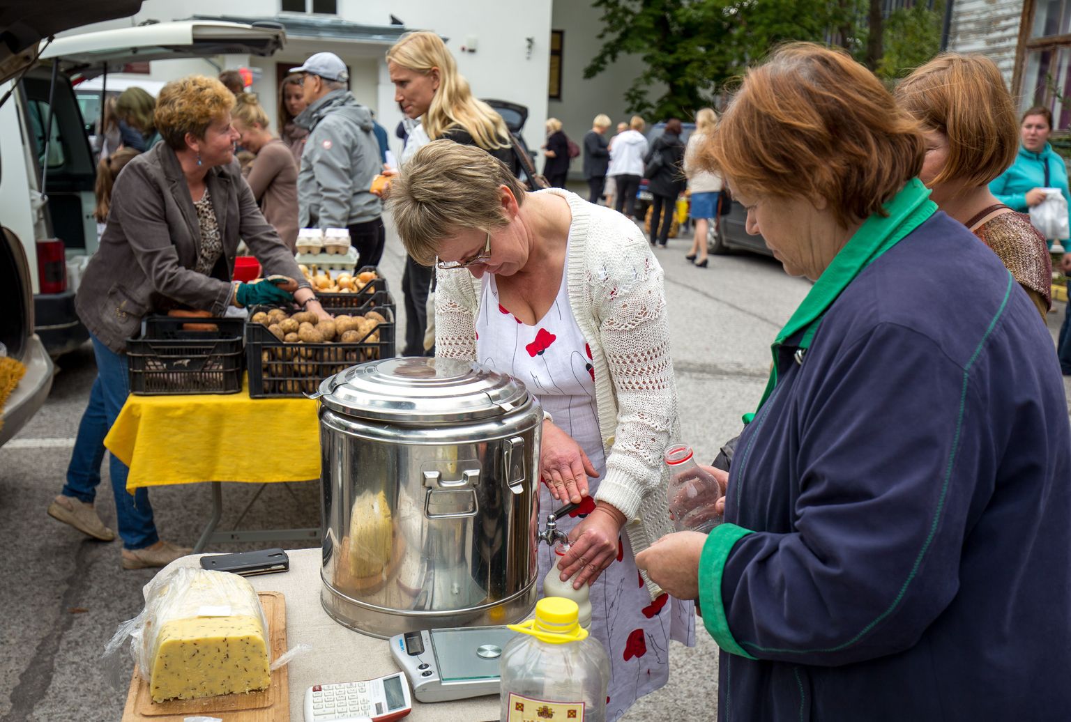 Alates 7.aprillist toimuvad neljapäeviti Pärnu Keskuse ees Martensi väljakul Pärnumaa toiduvõrgustiku OTT ehk otse tootjalt tarbijale turud.
