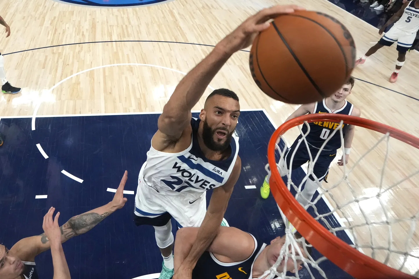 NBA kluba Minesotas "Timbewolves" centrs Rūdijs Gobērs