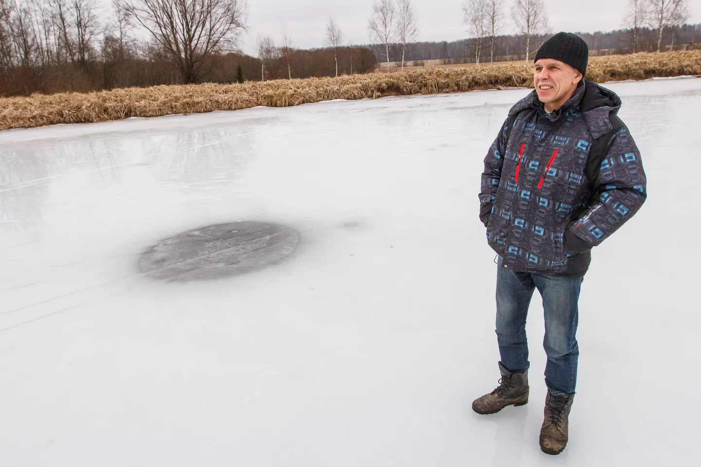 Torupilli talu omanik Ants Taul on oma tiigijääle ilmunud ringe ja auke uurinud juba 2009. aastast peale. Paar päeva enne seekordset vabariigi aastapäeva märkas ta koos abikaasa Tiiuga, et tiigile on tekkinud 1,7 meetrise läbimõõduga jääring, mille kohal jää paksus vaid paar sentimeetrit on.