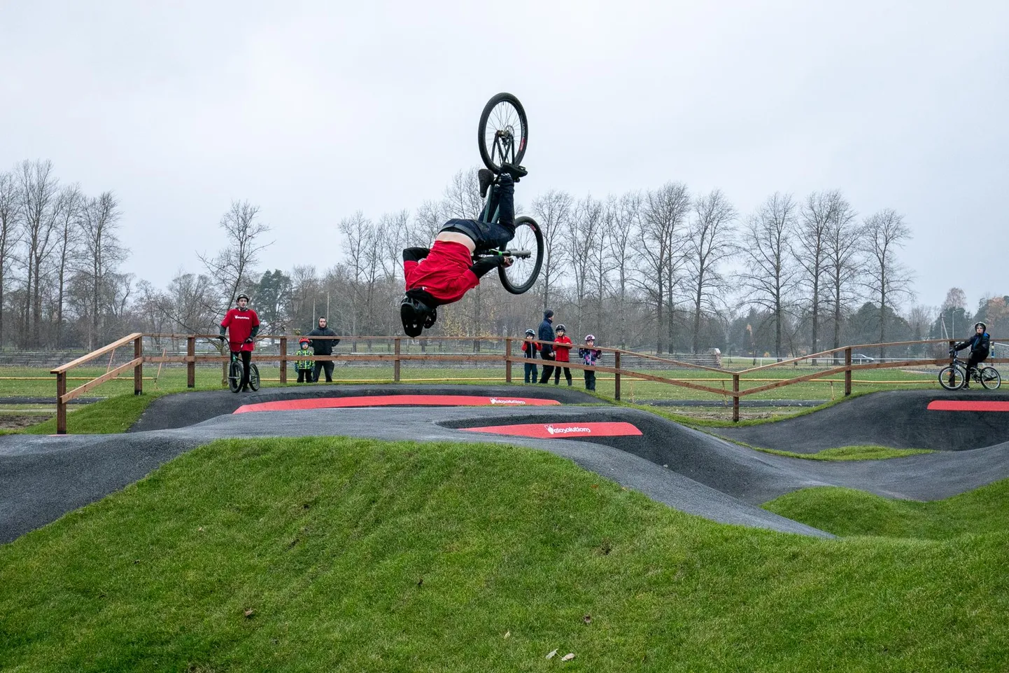 Esimene pump track Lääne-Virumaal avati paar nädalat tagasi Kundas.
