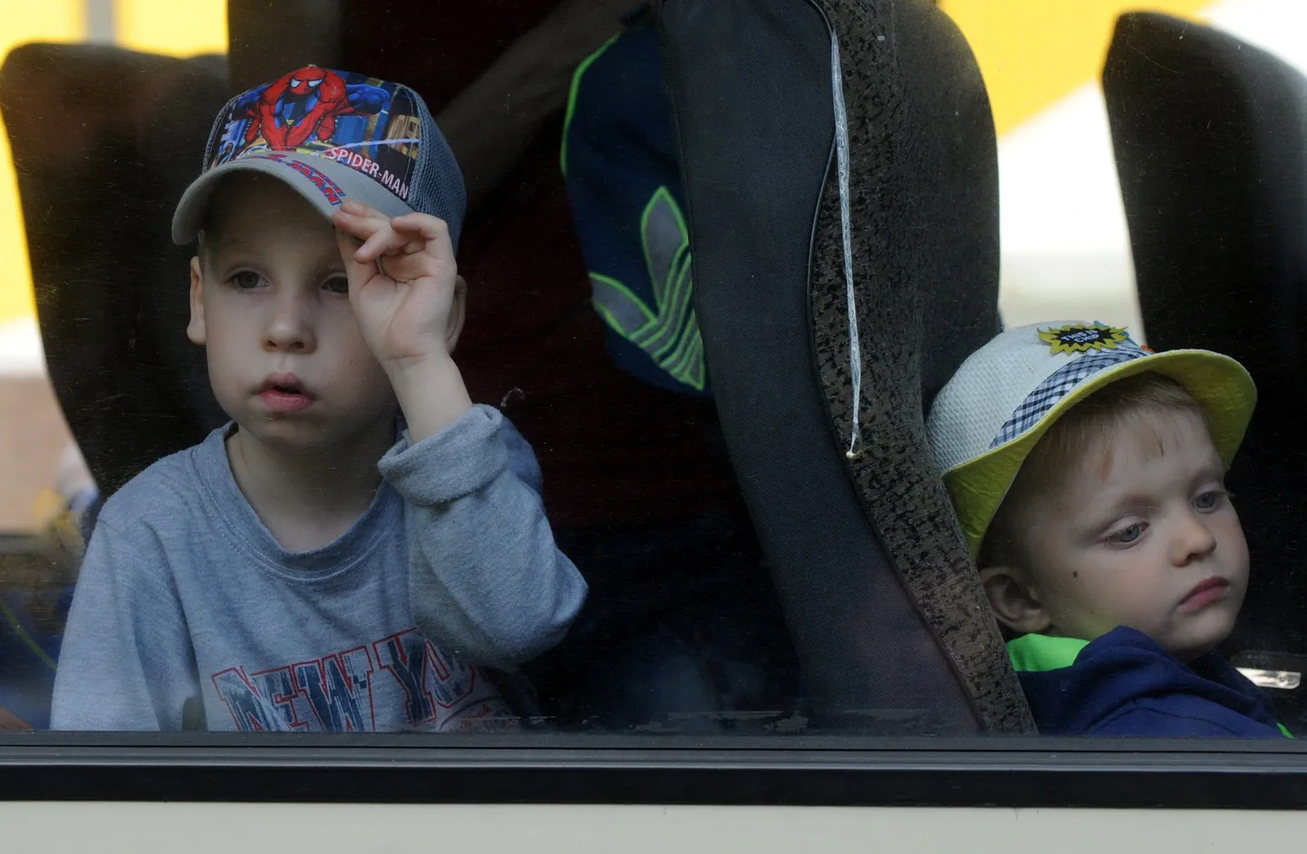 Дети в автобусе. Фото иллюстративное