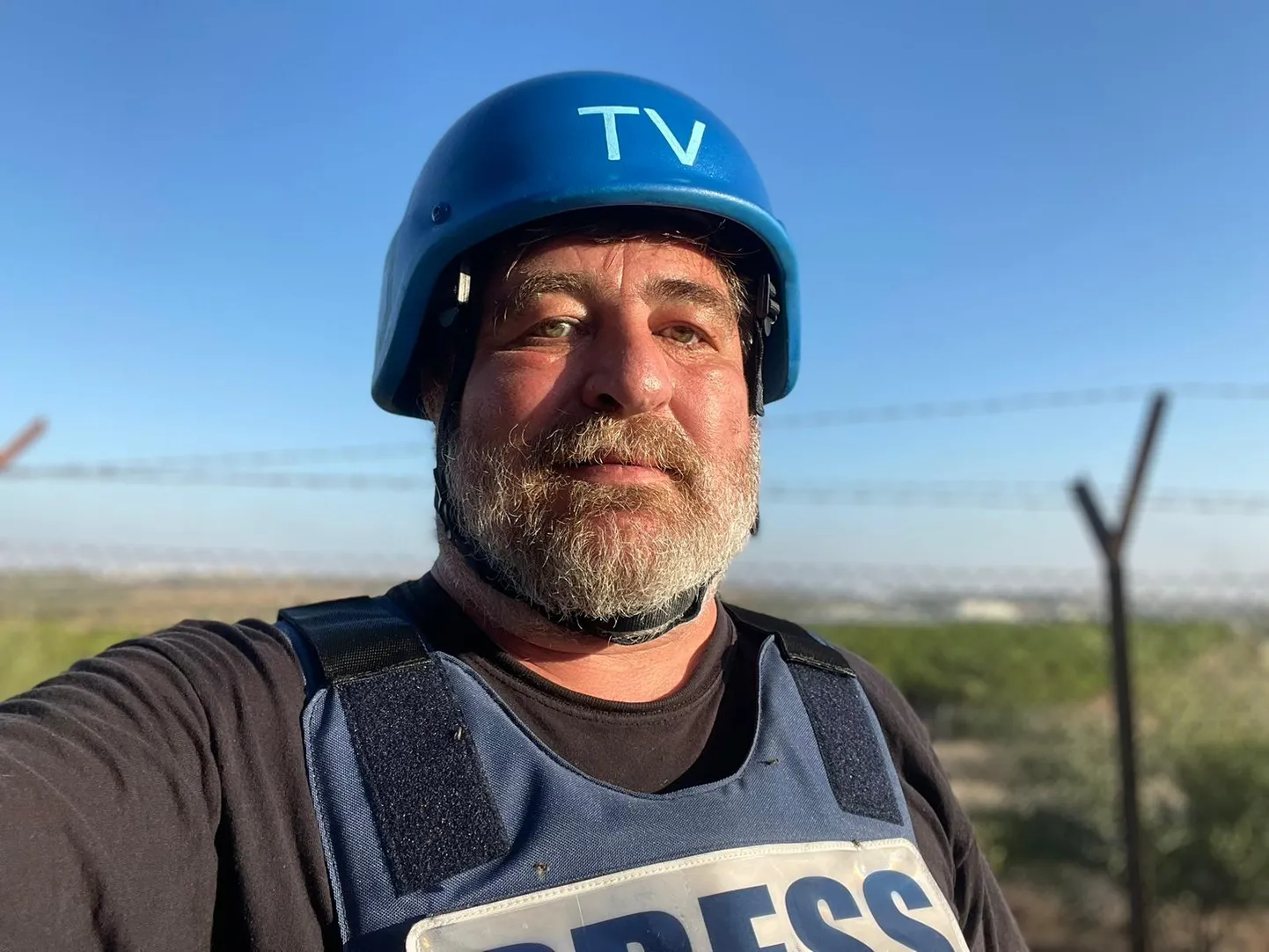 Военный корреспондент Сергей Гранкин рядом с границей Сектора Газа