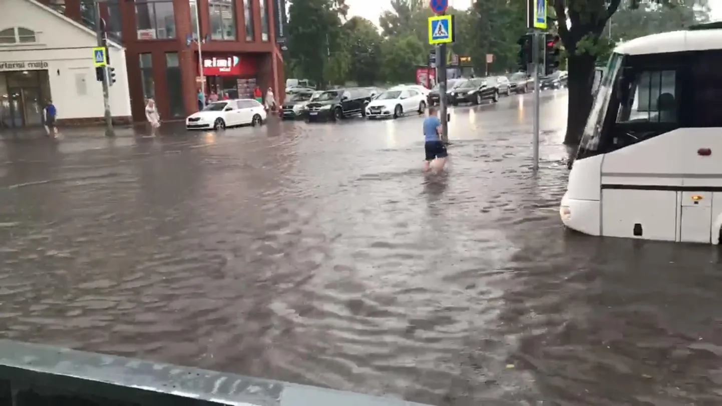 Taotlusvooruga soovitakse ära hoida või vähendada üleujutusega seotud kahjulikke tagajärgi inimese tervisele, keskkonnale, kultuuriväärtustele ja majandustegevusele. Fotol Pärnu kesklinn.