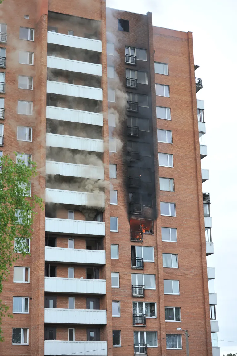 Пожар в многоквартирном доме на Вильде-теэ, 112.