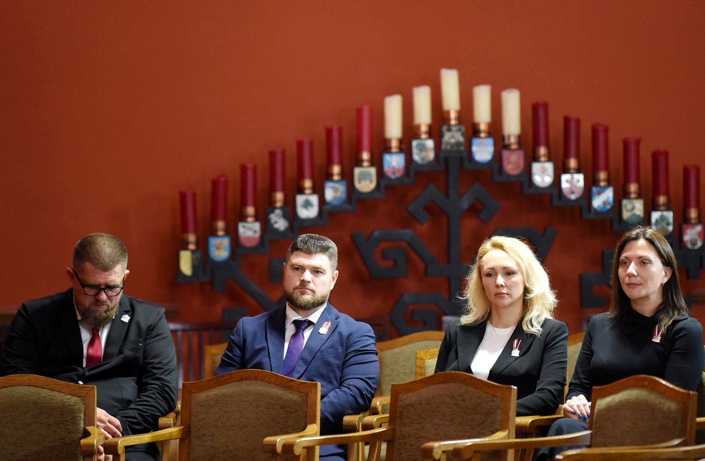 Saeimas deputāti Viktors Pučka, Dmitrijs Kovaļenko, Nataļja Marčenko-Jodko un Svetlana Čulkova piedalās pasākumā "Latvijas parlamentārisms Saeimas simtgadē" pirms svinīgās Saeimas sēdes.