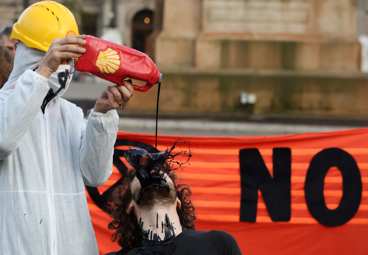 Protest fossiilkütuste tööstuse vastu Glasgows.