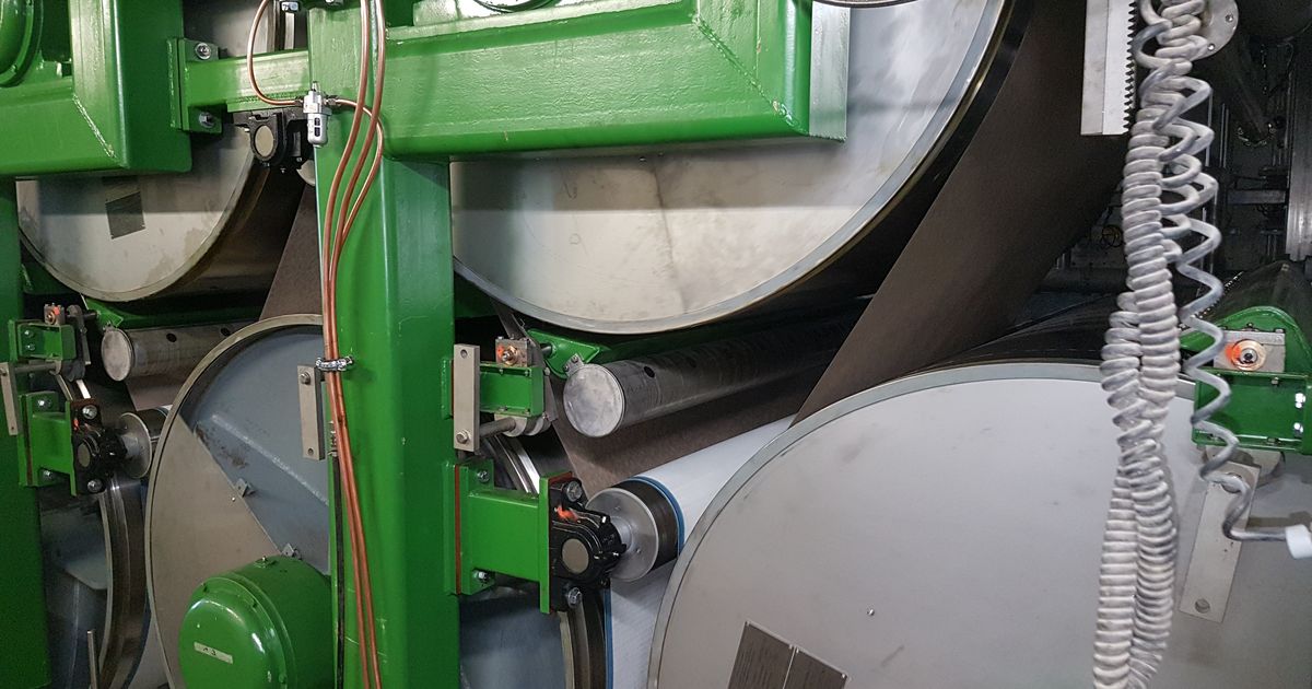 Paberivabrik vahetas välja ajaloolise masina kuivatusosa
