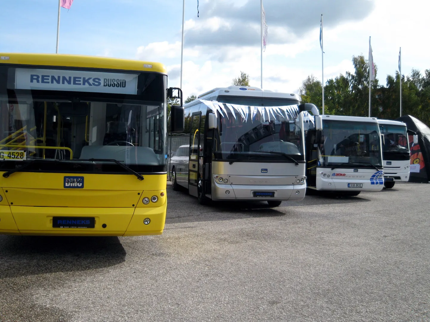 Motomessilt ei puudu ka autobussid.