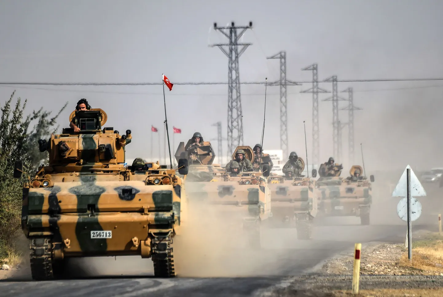 Türgi väed teel Jarabulusi poole.