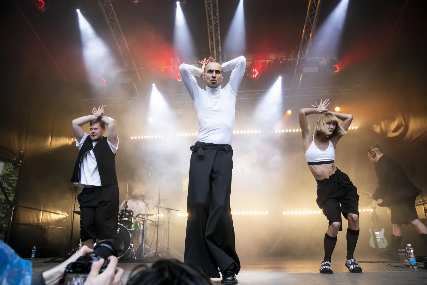 Leedu trio The Roop on võitnud kohaliku eurolaulu konkursi kaks aastat järjest.