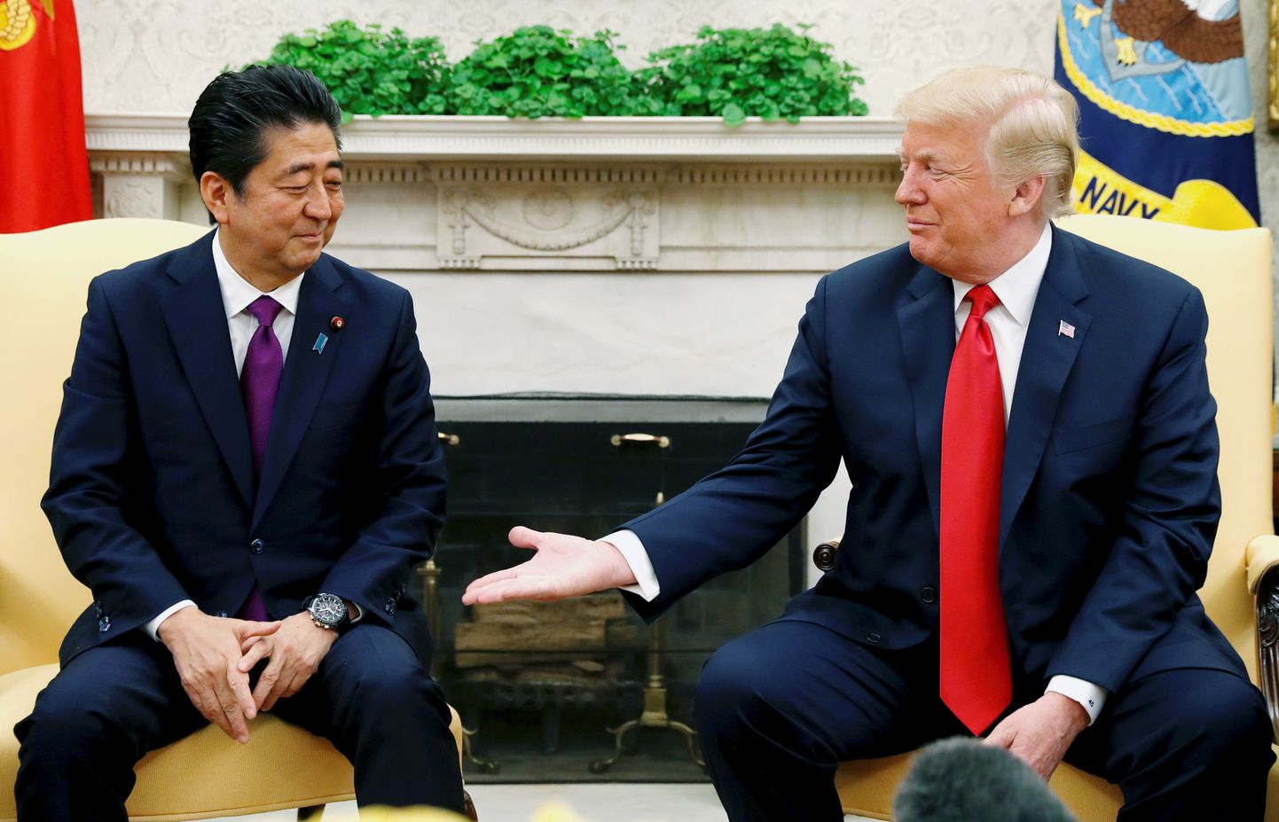 Japānas premjerministrs Sindzo Abe un ASV prezidents Donalds Tramps.