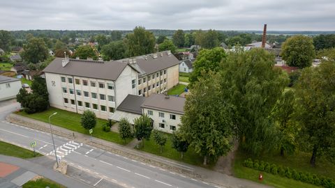 Mõisaküla koolimaja teine oksjon tõi esimese huvilise