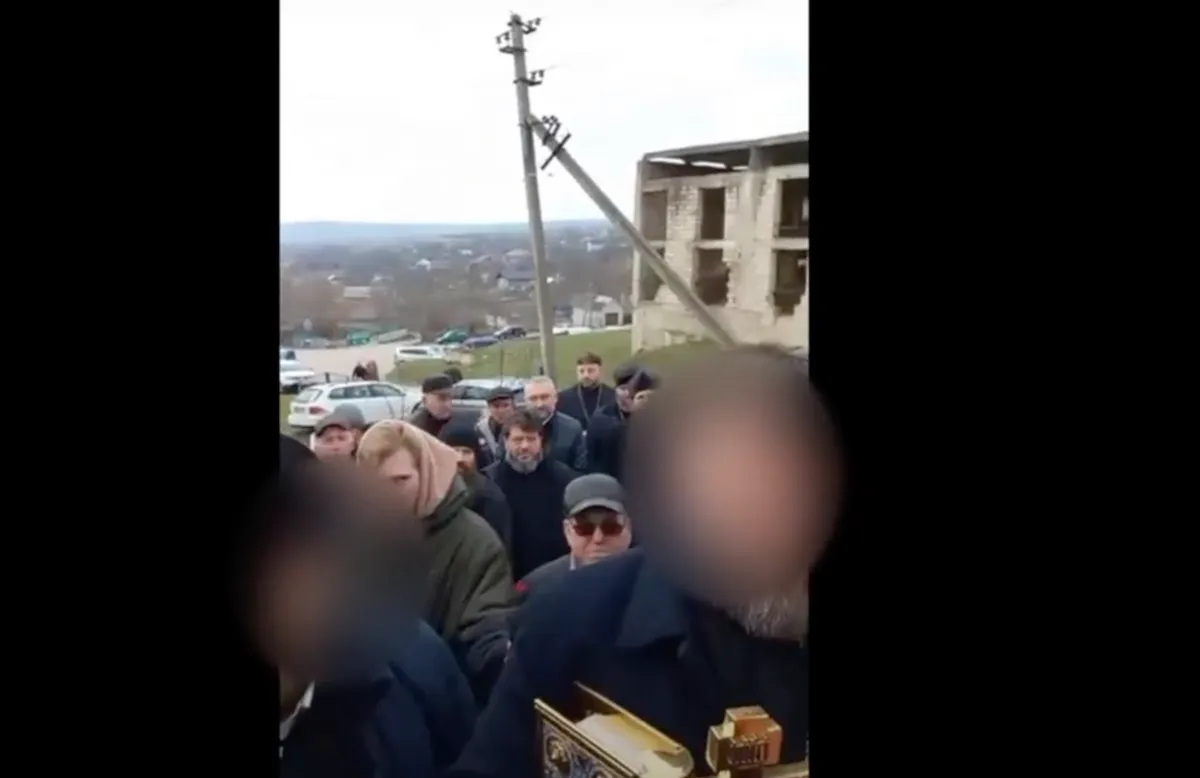 Moldova Vene kiriku preestrid soovisid märtsi algul tungida Rumeeniaga ühinenud maakiriku hoovi.