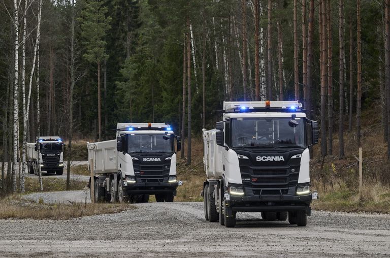 Isejuhtivate Scania raskeveokite testimine maanteedel näitab kätte võimalikud probleemid, mis enne kabiinita autode tulekut tuleb ära lahendada.