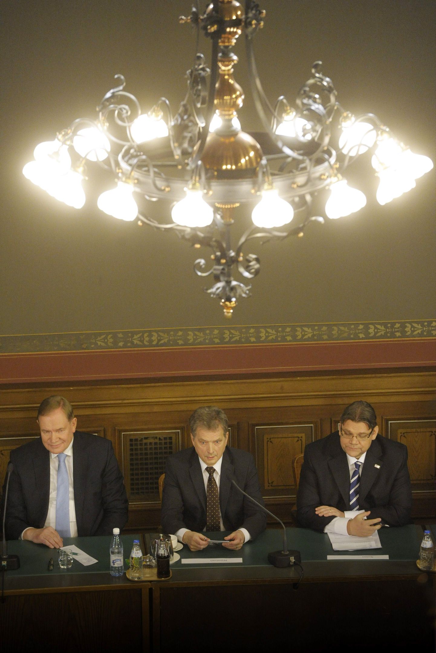 Kolm Soome presidendikandidaati kaheksast: Paavo Lipponen (vasakul), Sauli Niinistö ja Timo Soini (paremal).