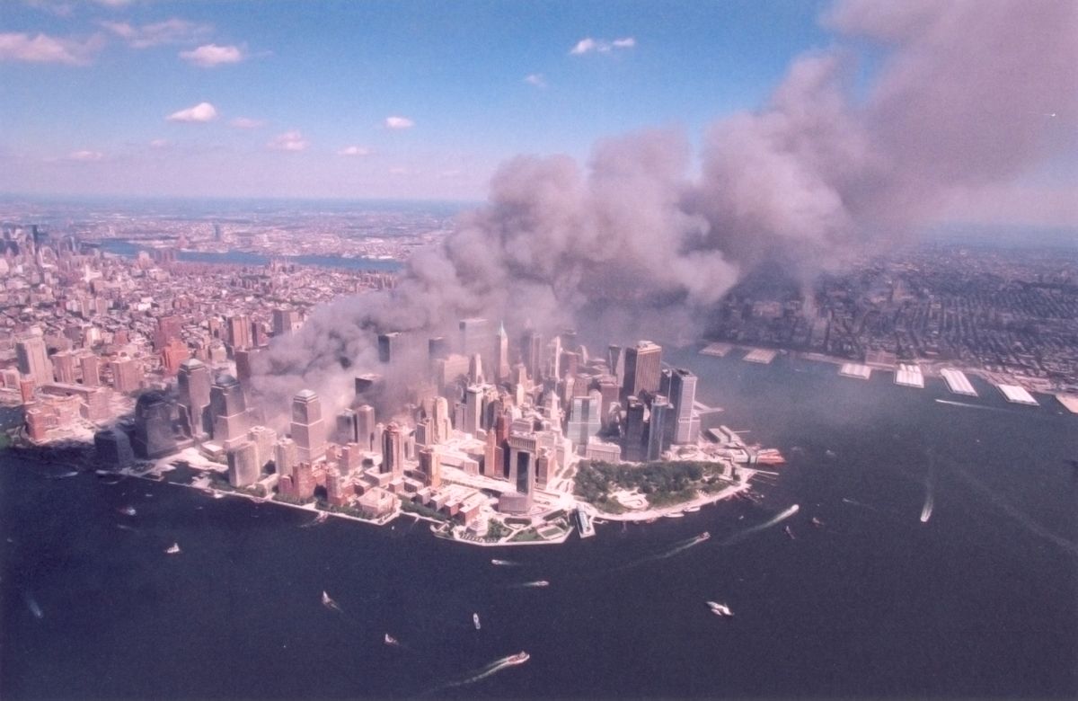 Кадр из сериала "11 сентября: Один день в Америке"
