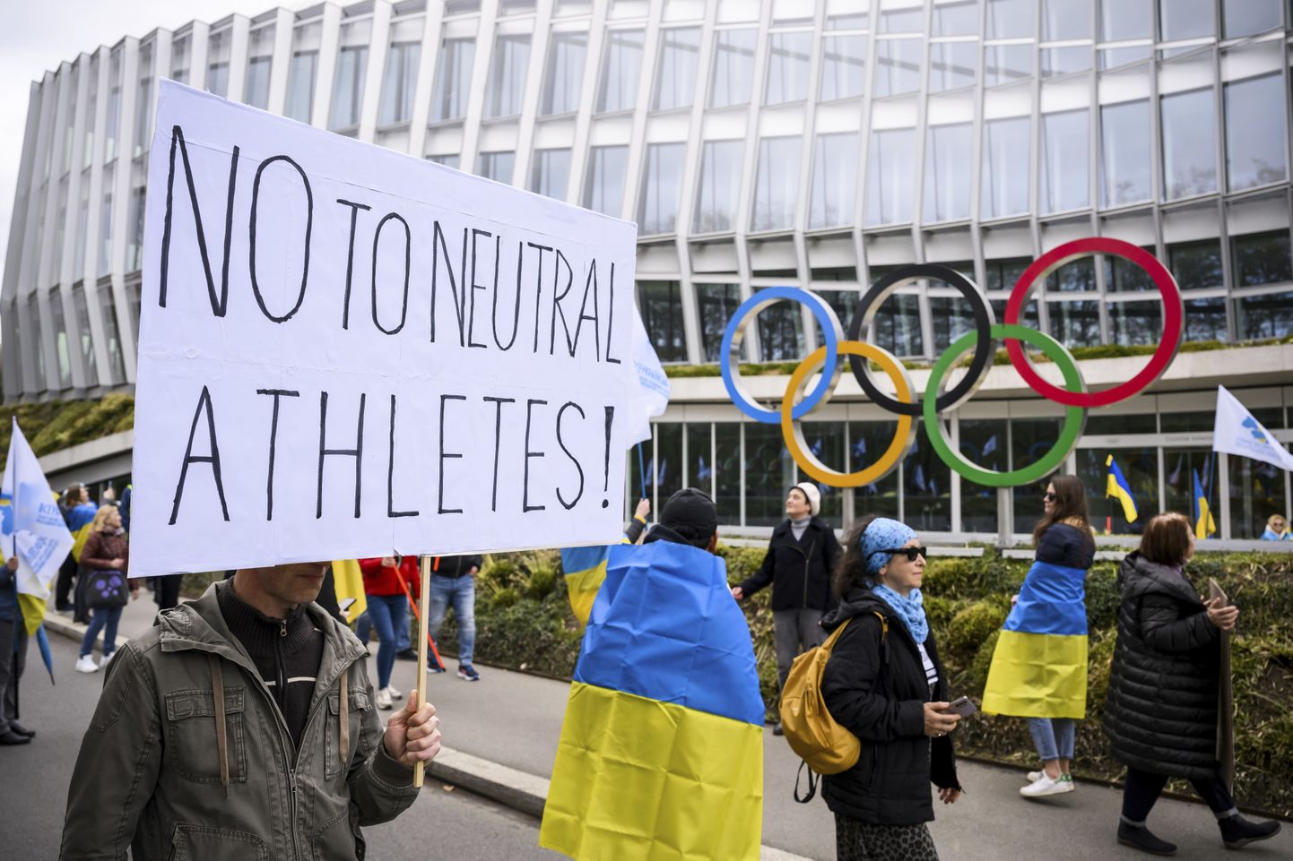 Protests pret "neitrālo" atlētu dalību olimpiskajās spēlēs