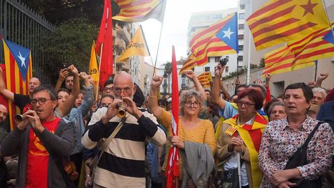 Франция не будет признавать независимость Каталонии