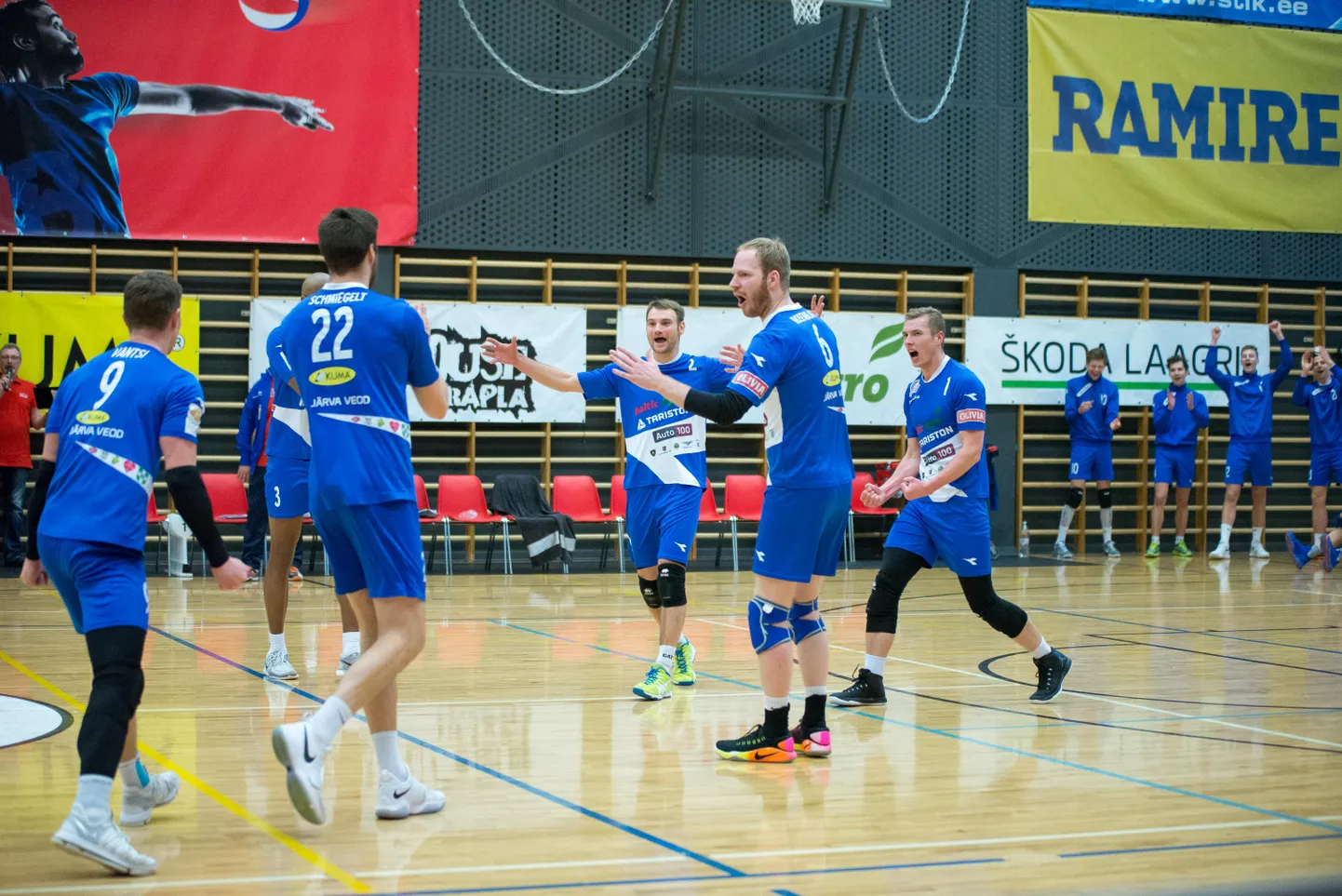 Järvamaa võrkpalliklubi mämgis Saaremaaga