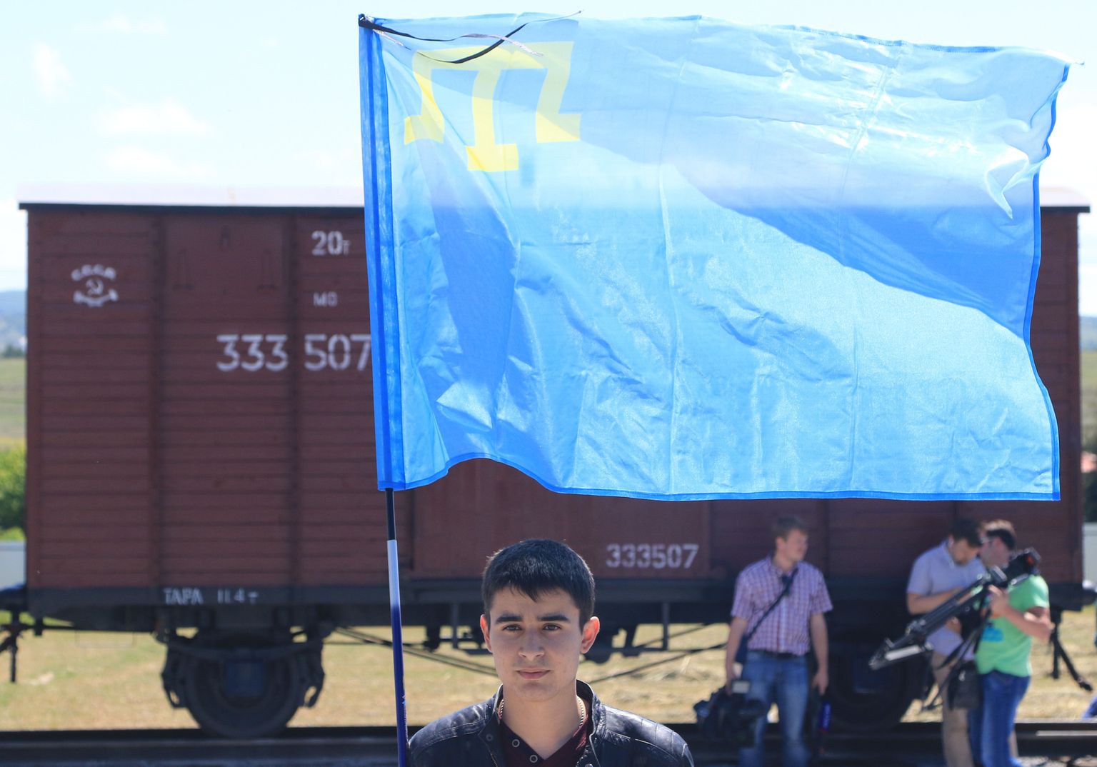 Krimmitatarlane oma lipuga