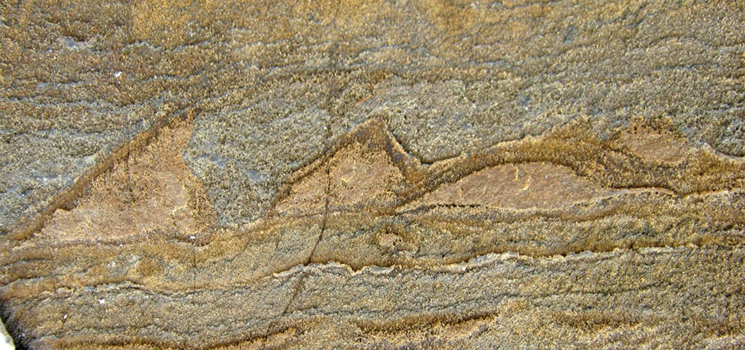 Gröönimaal avastatud settekihid, milles Allen Nutman ja kolleegid usuvad sisalduvat Maa vanima elutegevuse jäljed.