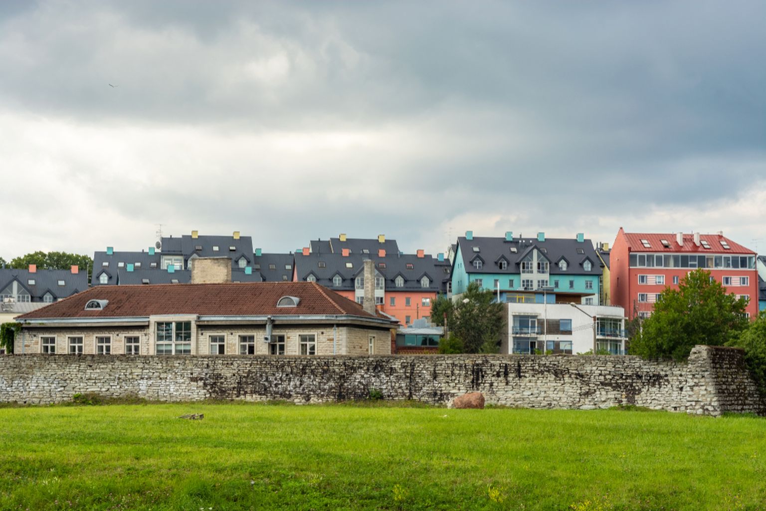 Korteriühistute fotokonkurss «Roheline õueala».
