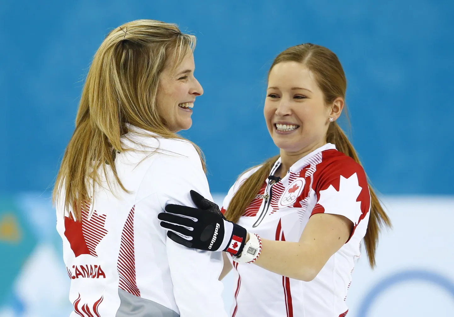 Kaitlyn Lawes (paremal).
