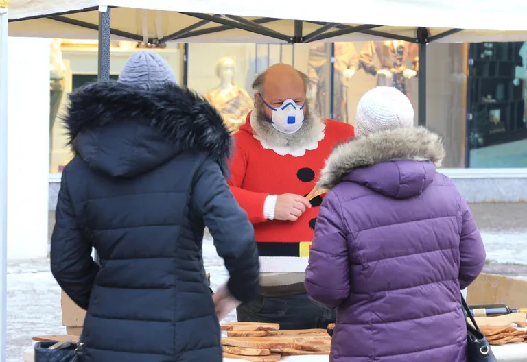 Üks viise nakatumise levikut tõkestada on kanda kaitsemaski.