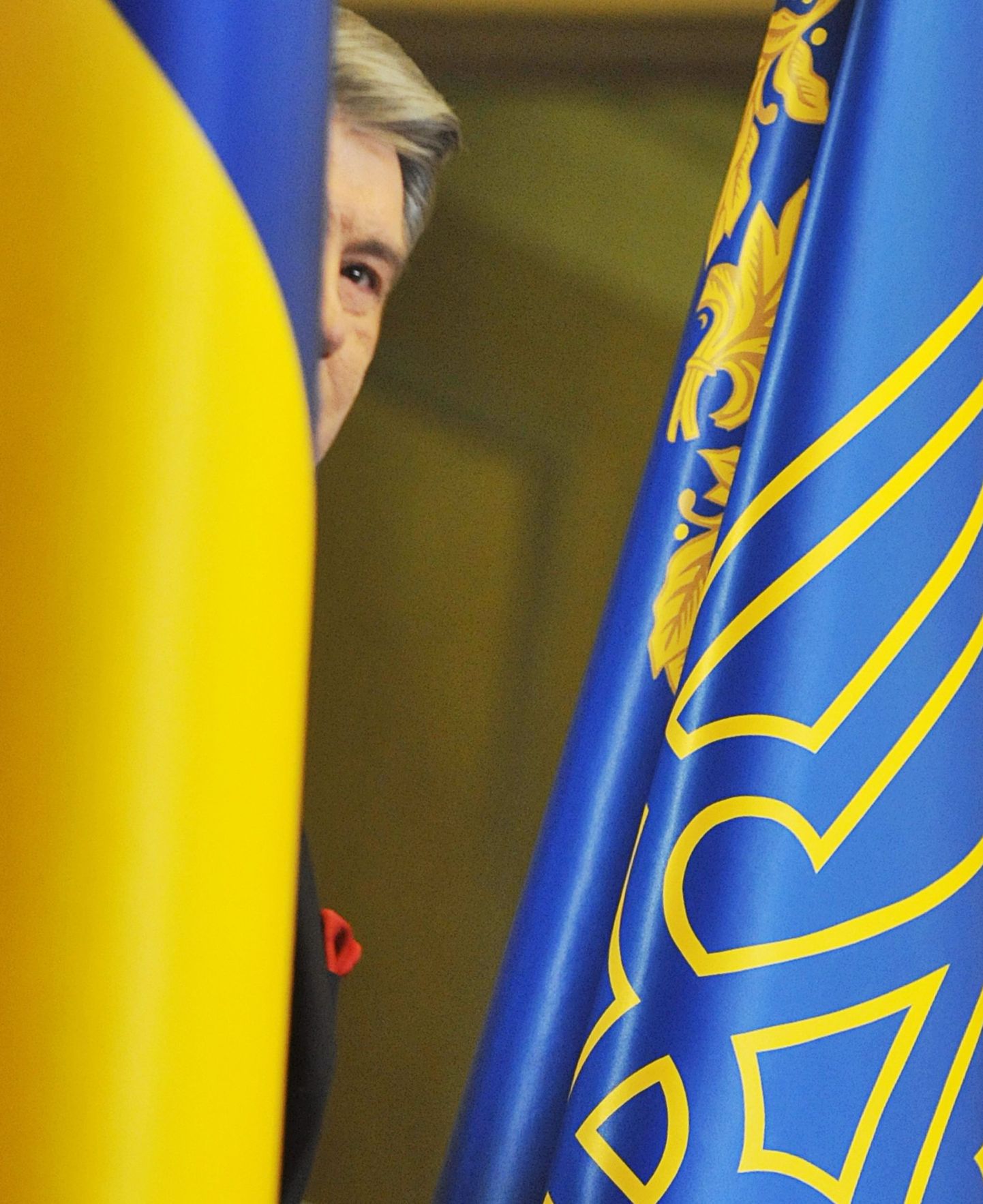 Ukraina lipu tagant paistab president Viktor Juštšenko