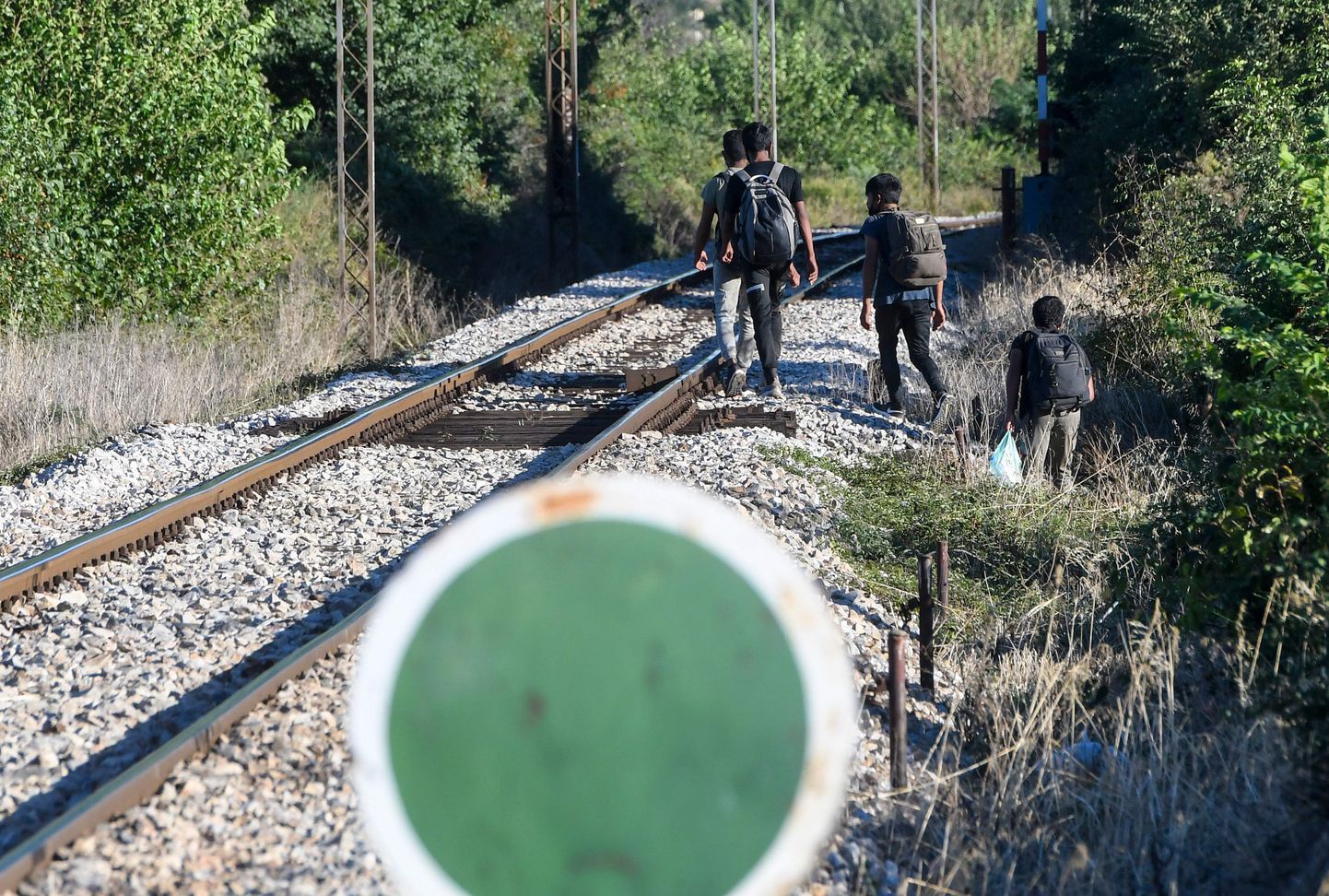 Migrandid Põhja-Makedoonias Gevgelija linna lähistel 27. august 2020.