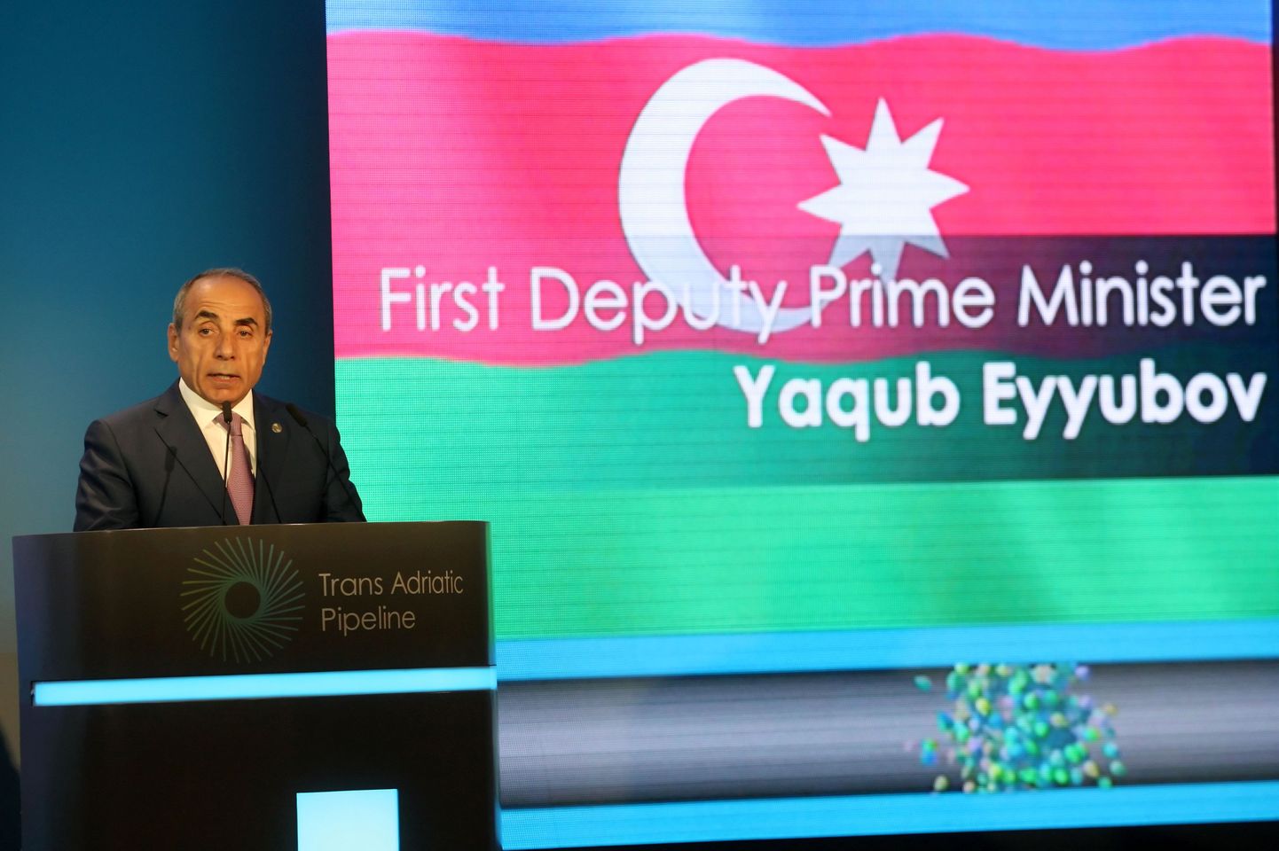 Aserbaidžaani peaministri asetäitja Yaqub Eyyubov kõnelemas tänasel gaasijuhtme sisseõnnistamise üritusel.