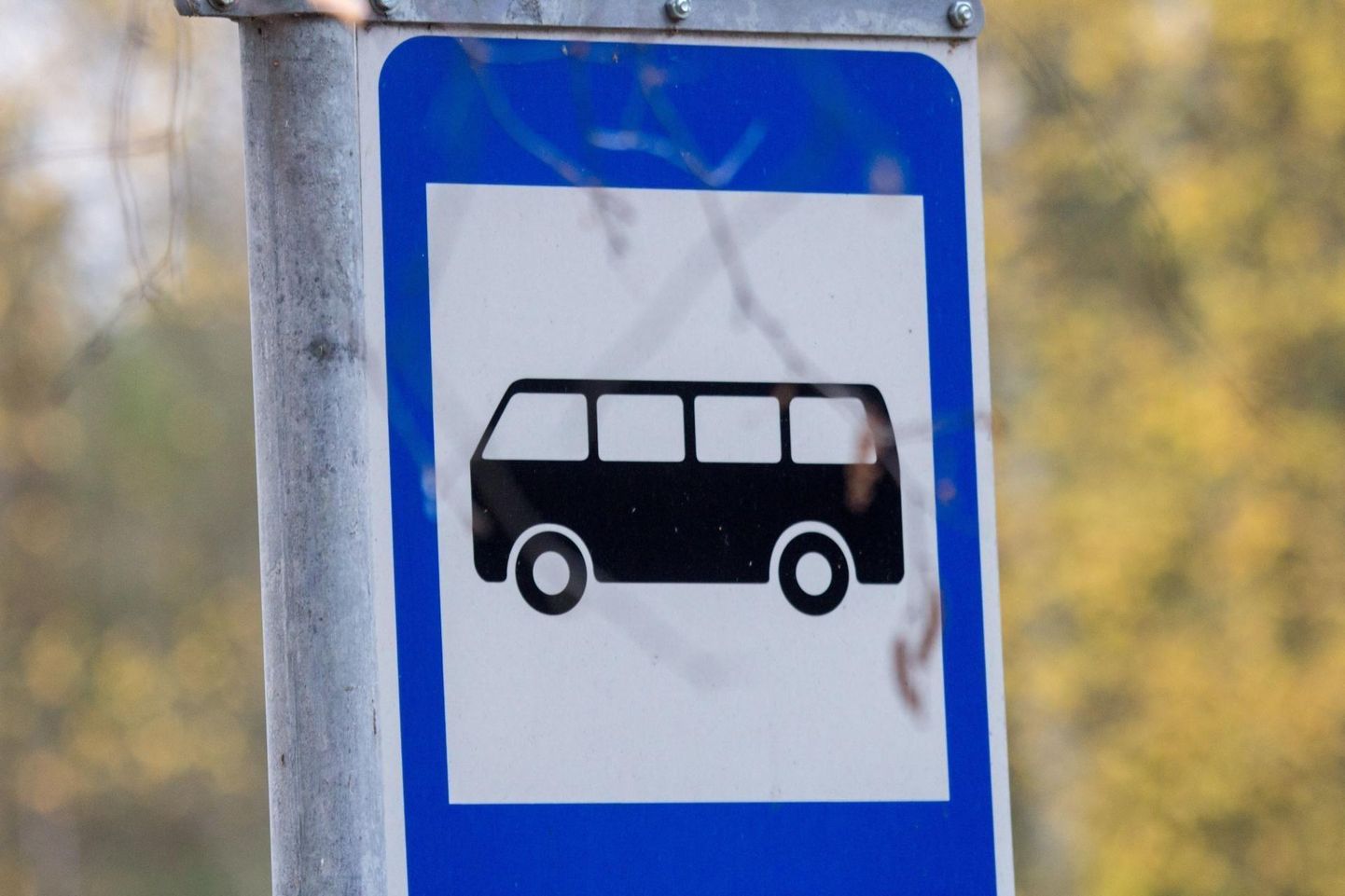 Aastaid kasutult seisnud bussipeatuses hakkavad ühissõidukid laupäevast alates vajaduse korral peatuma.