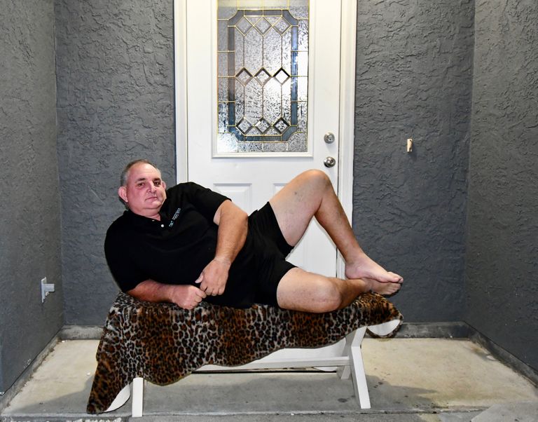 54-aastane Richard Chaillou lubab olla uute omanike majahaldjaks.

