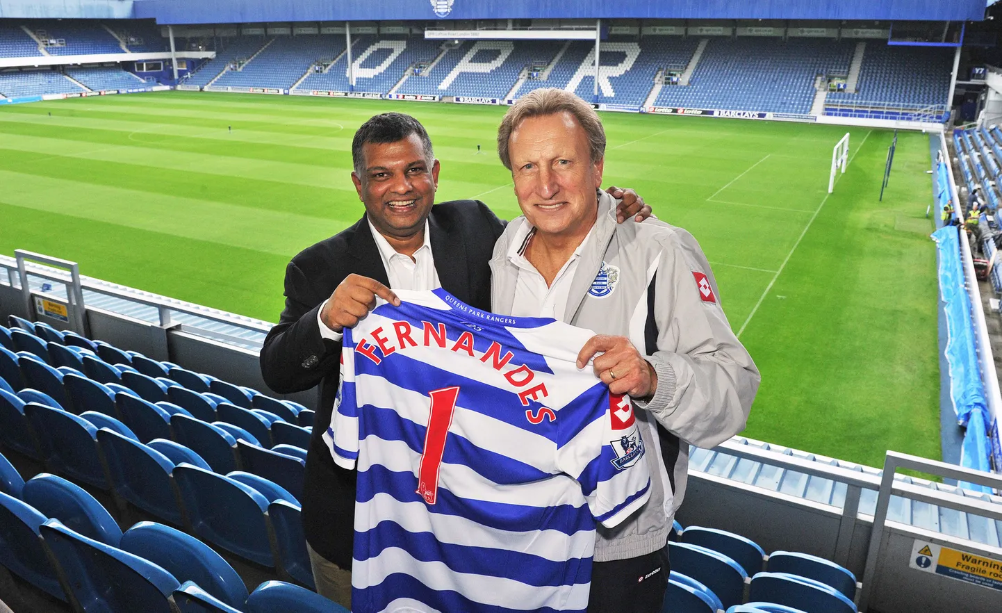 Queens Park Rangersi uus multimiljonärist omanik Tony Fernandes (vasakul) ja peatreener Neil Warnock