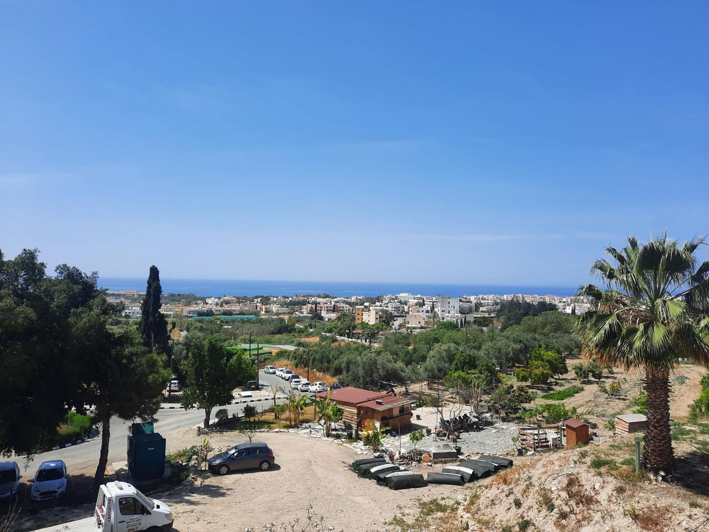 Vaade Paphose linnast rannale.
