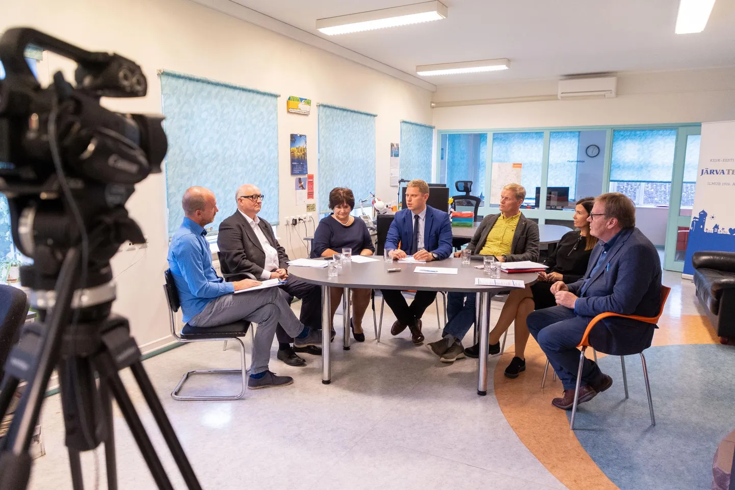 Paide linnavolikokku pürgivate erakondade ja valimisliitude valimisdebatt Järva Teataja toimetuses.