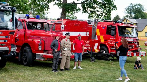 GALERII ⟩ Vabatahtlike päästjate festivalil sai uudistada piimaveokist ehitatud päästeautot